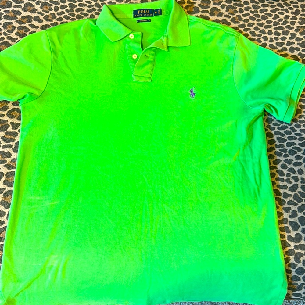 It is crafted with comfortable cotton mesh